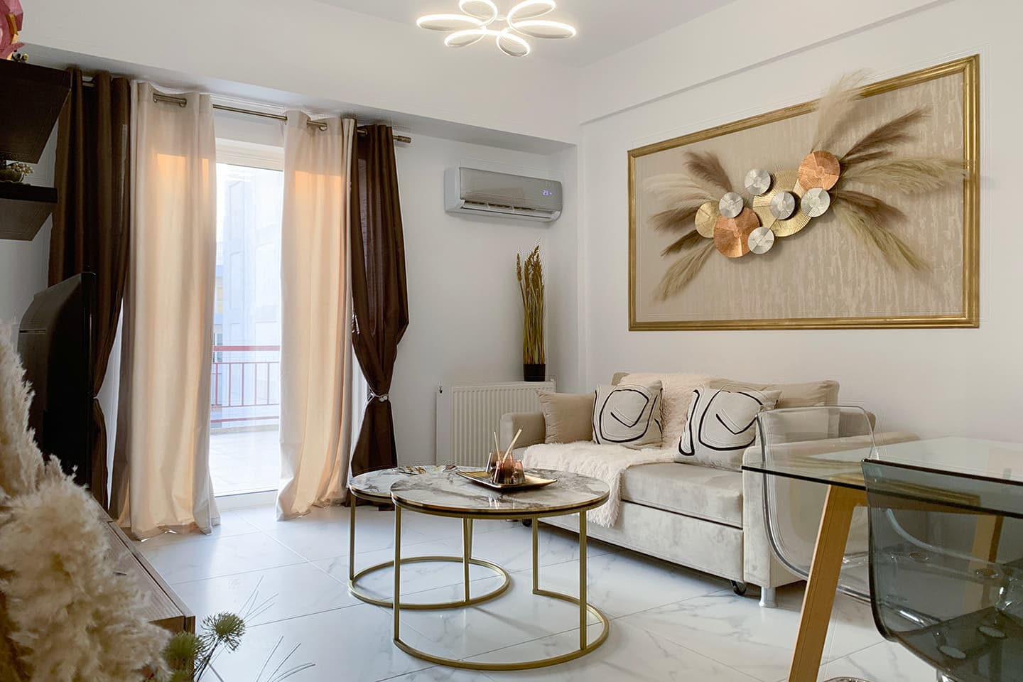 Luxury Elegance in City Center